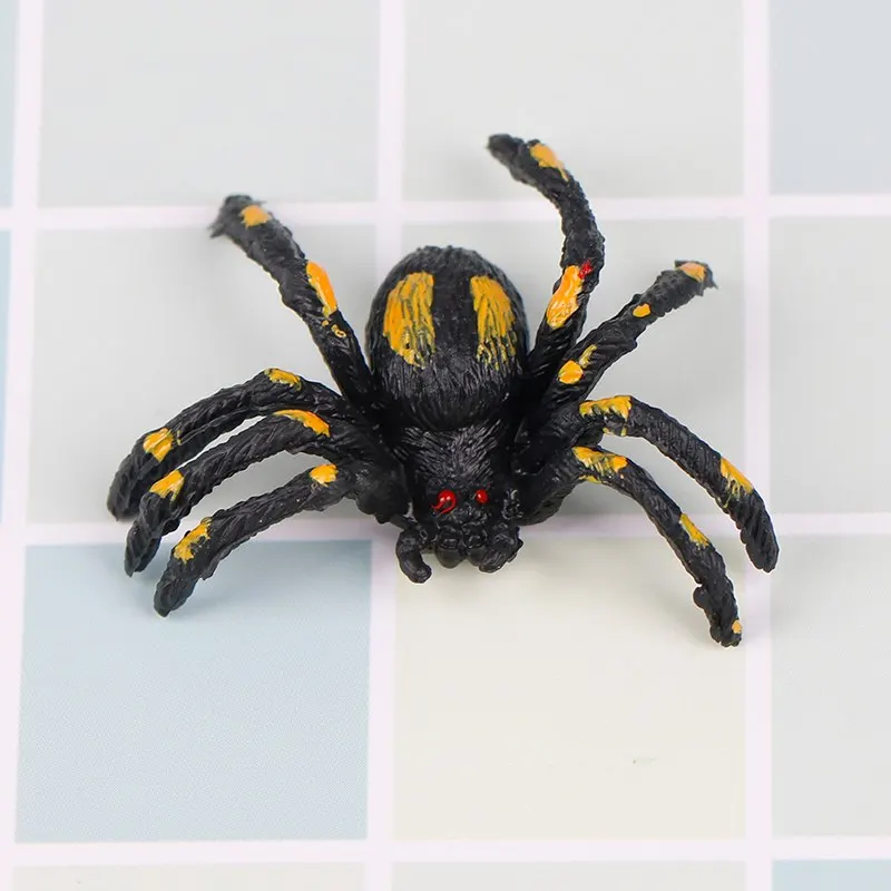 

5pcs Simulation Plastic Spider Funny Joking Toys Novelty Funny Joke Prank Realistic Props Halloween Party Decoration Gift Horror