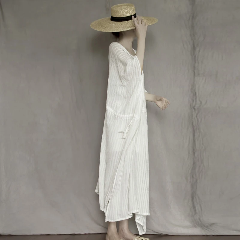 Женское хлопковое платье в полоску Johnature белое свободное до колена с рукавом