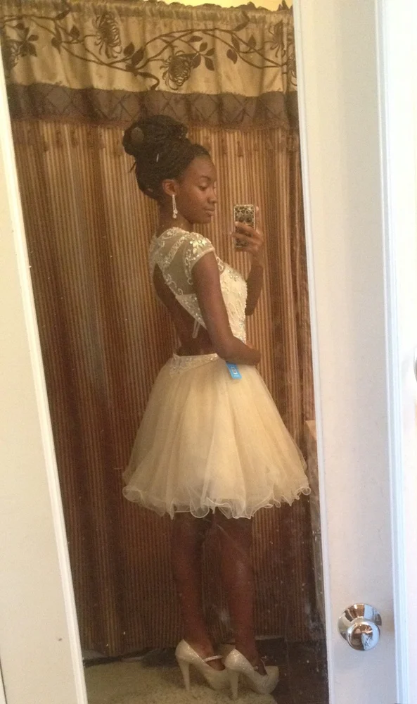 Сексуальное женское блестящее платье с высоким воротом и рукавом