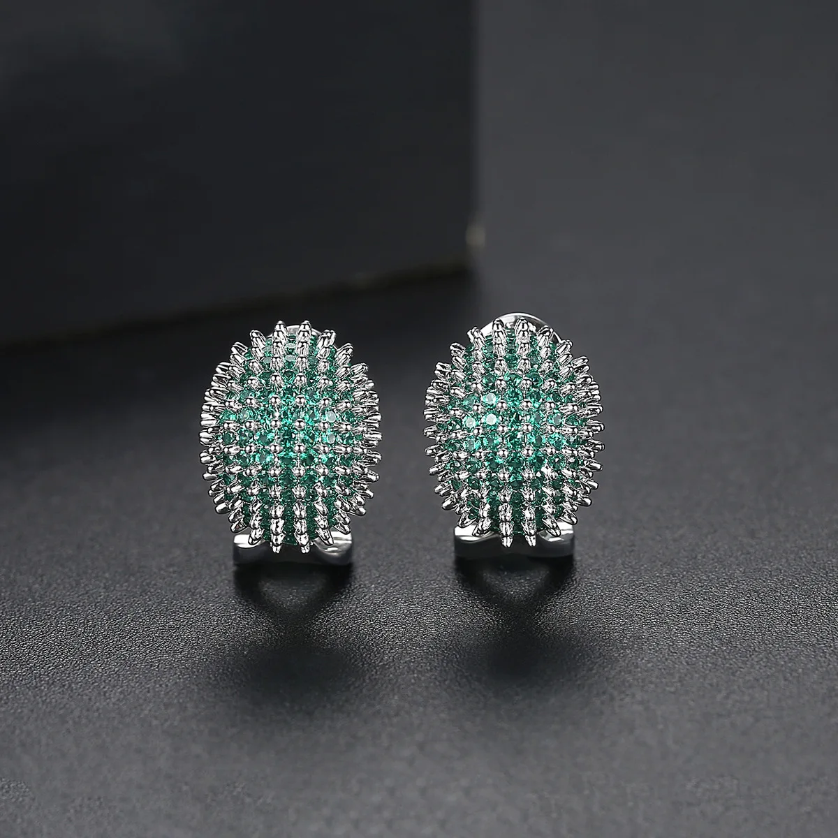 2019 New White Green Red Cubic Zirconia Hedgehog Shaped Small Stud Earrings For Women Lady's Cute Geometric Statement Earring |