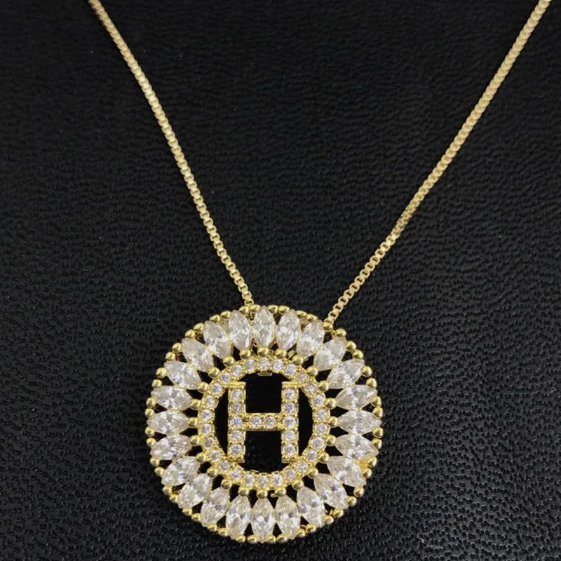 OMYFUN Factory Price Initials Letter Pendant Necklace Brazil Cubic Zirconia Inlay Round Shape Alphabet H Jewelry Bijoux | Украшения и