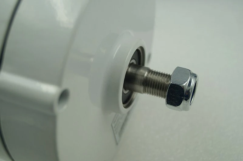 Бесщеточный генератор переменного тока с постоянным магнитом 800 Вт 24/48 в |