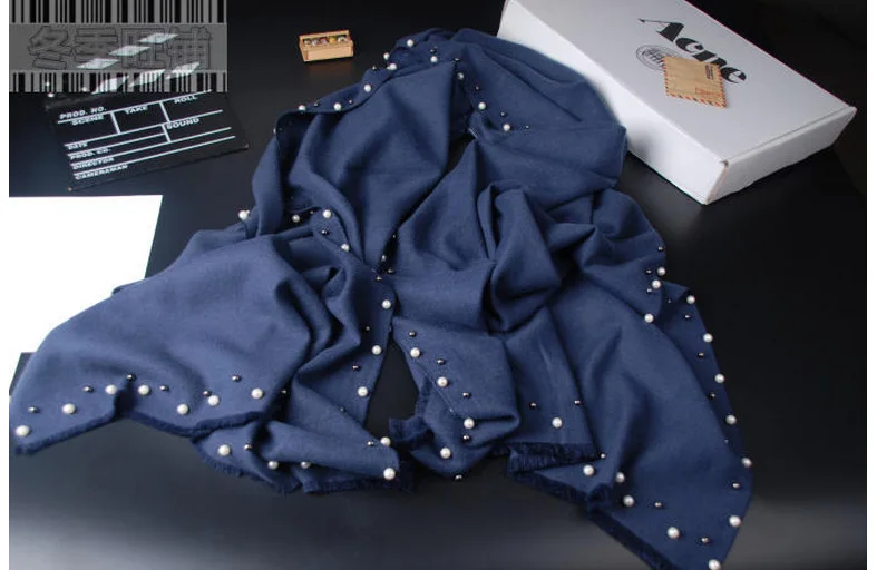 navy blue Модный осенне-зимний женский шарф с кисточками и жемчугом, корейский женский длинный шарф из искусственного кашемира, теплый шарф - Цвет: navy blue