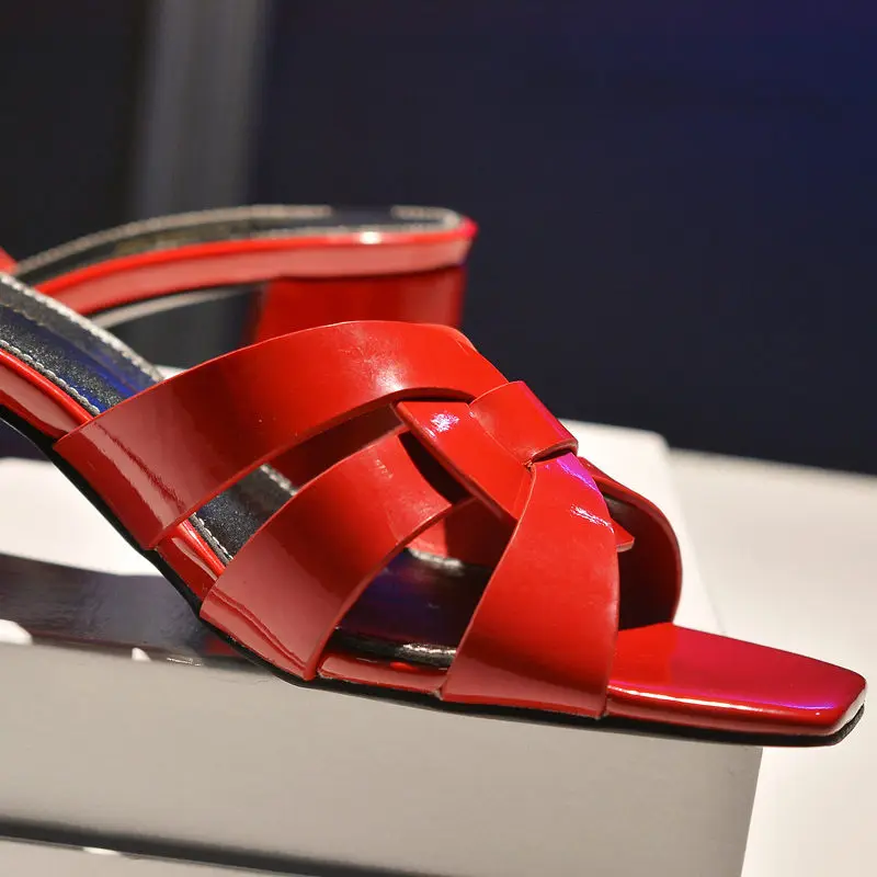 Женские пляжные шлепанцы на среднем массивном каблуке Новинка Роскошная