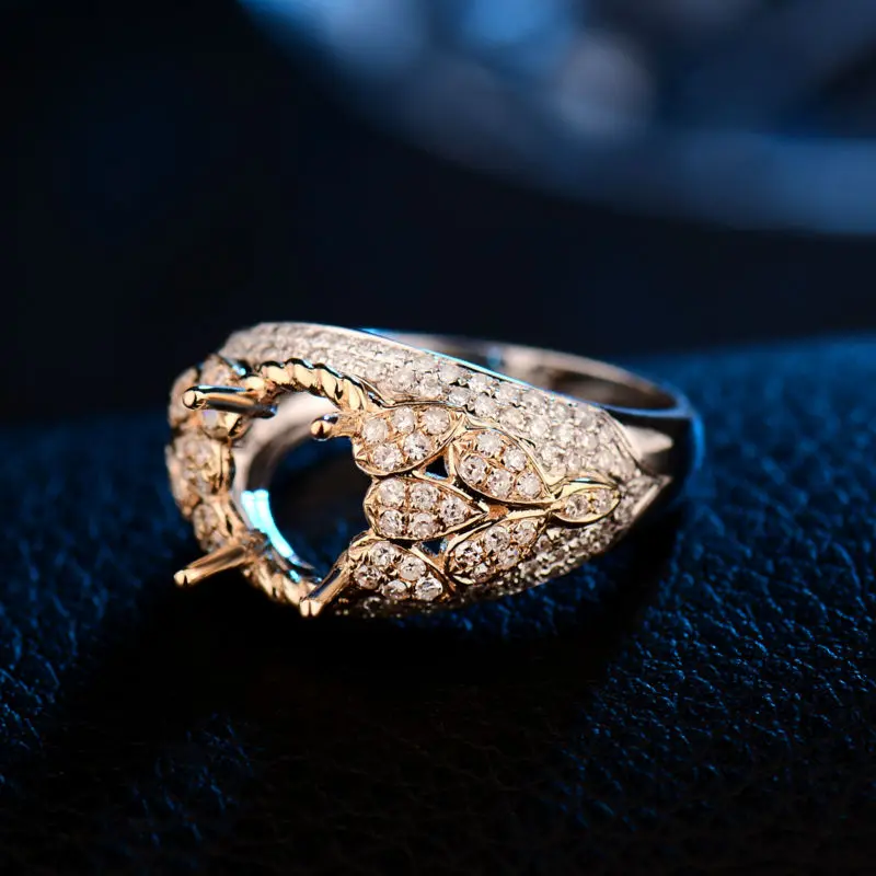 Роскошное свадебное кольцо с натуральным бриллиантом двухцветное золото 7 5 х9 мм