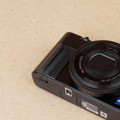 Запасная часть для Фотоаппарата Sony AG-R2 RX100v III IV Vi VII M2 RX100M3 RX100M4 RX100M5 RX100M6 RX100M7 |
