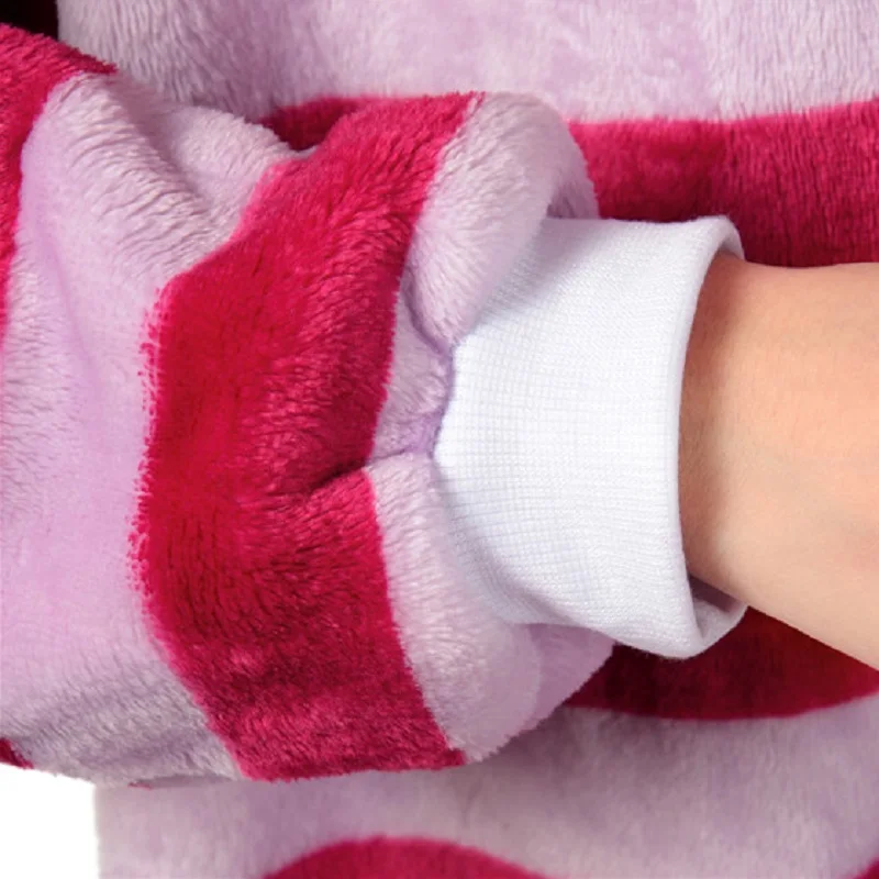Забавная розовая и вышитым полосатым котом Onesie для взрослых из мультфильма