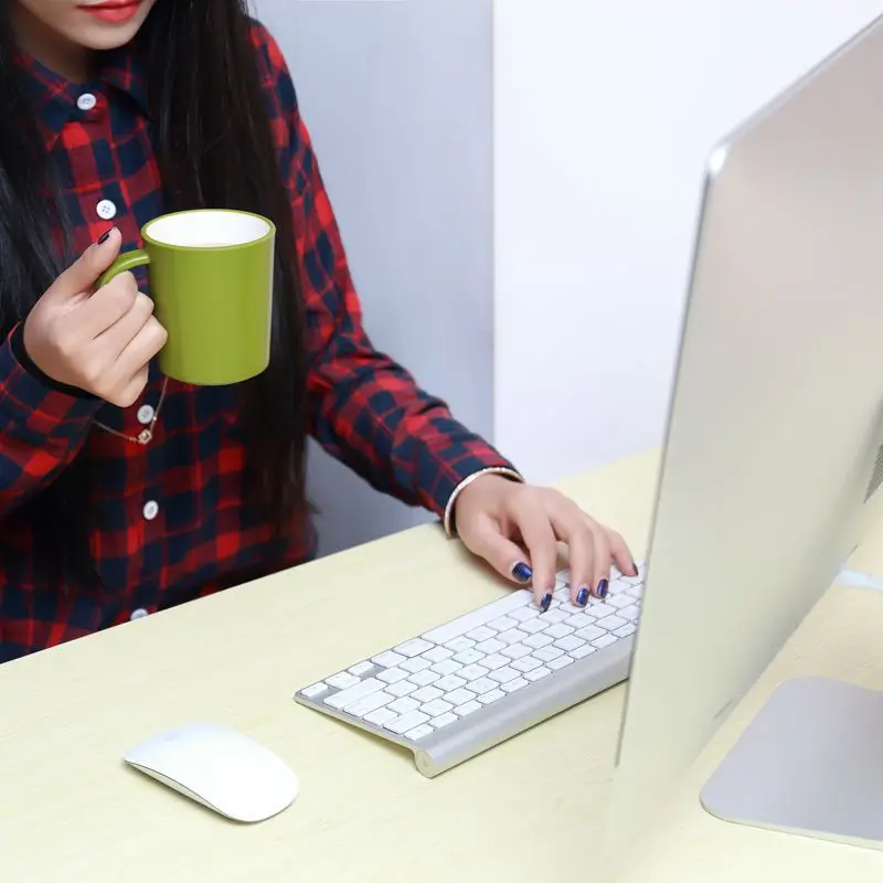 Купание продукции зубная щетка чашки и паста чашка чая напитка прозрачный