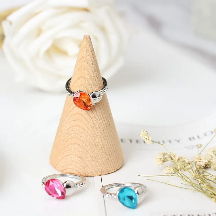 Женское кольцо с австрийским кристаллом в форме сердца персикового цвета |