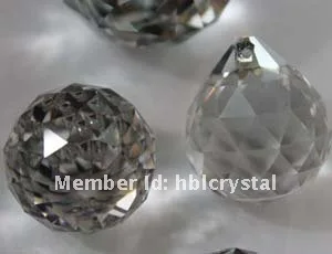 

Free Shipping + 18pcs/Lot Good Quality Shinning Of 60mm Transparnets Crystal Chandelier Ball / Crystal Lighting Ball