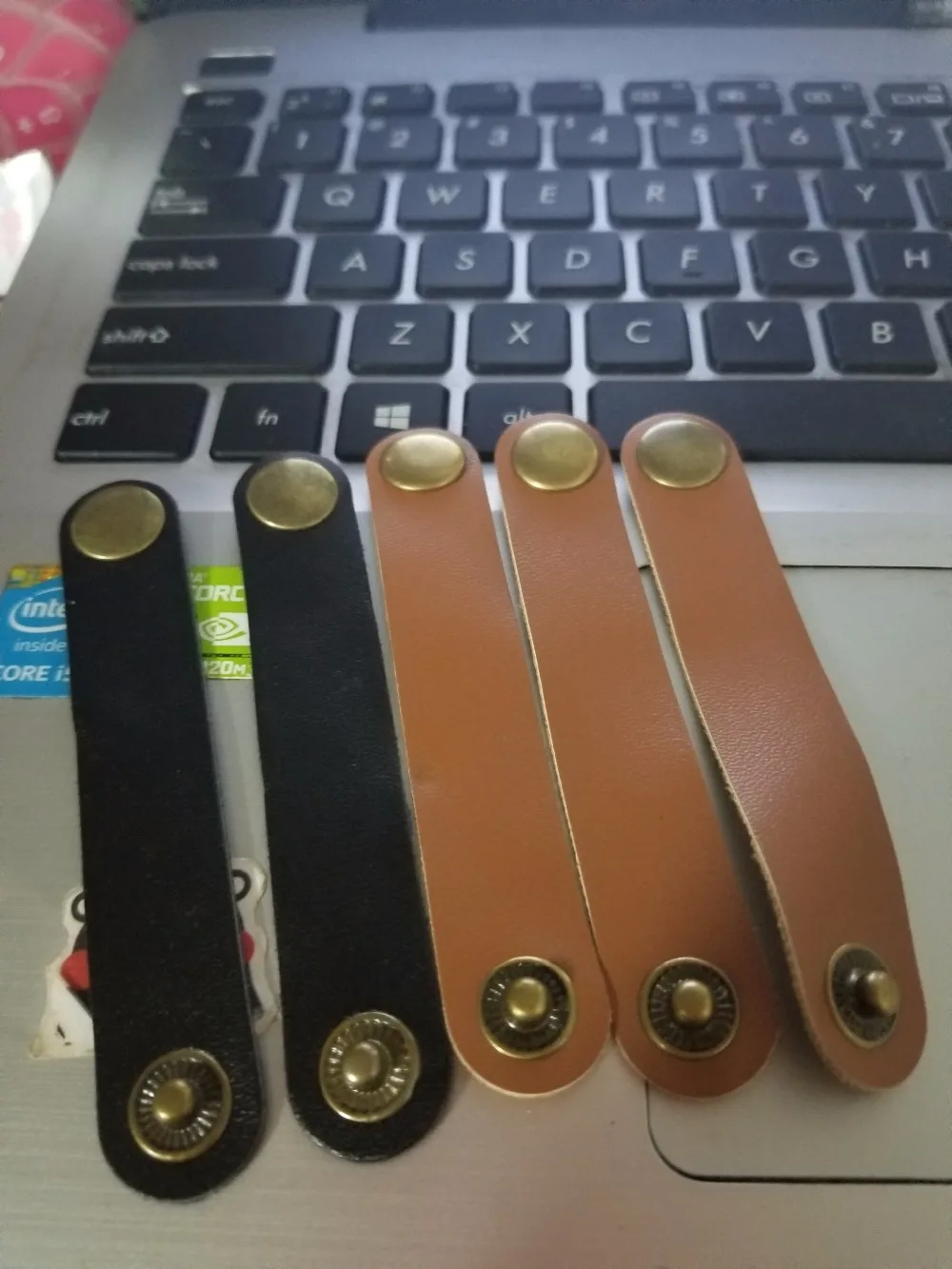 10 шт./лот USB кабель катушки намотки наушников линии cortex линии искусственная кожа пряжки кабельный зажим