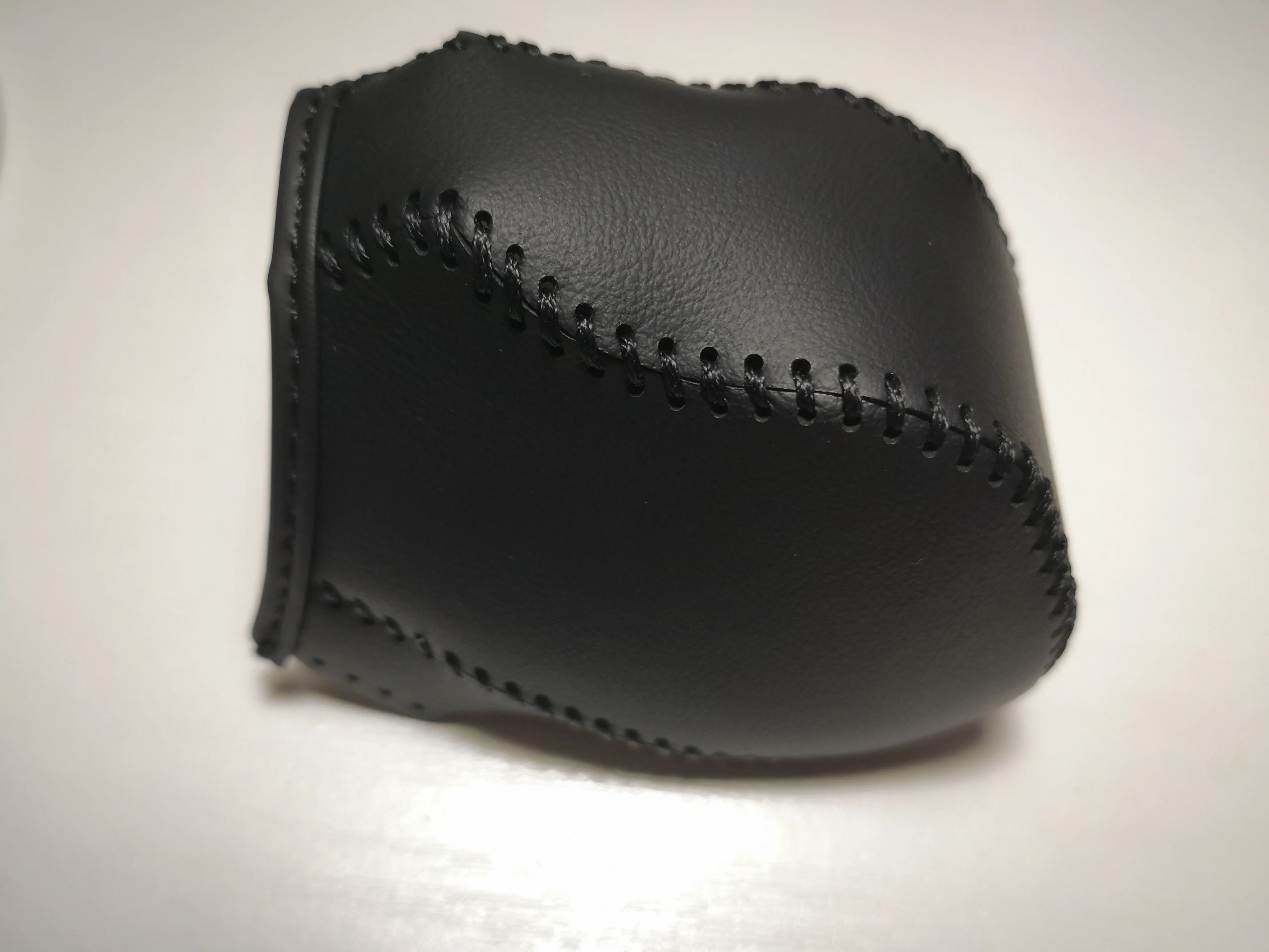 

Leather Shift Knob Cover Gear Case Shift Knob Shell For 2019 Hyundai Santa Fe Ultimate 2.0T 4dr SUV Specialized Auto Accessories