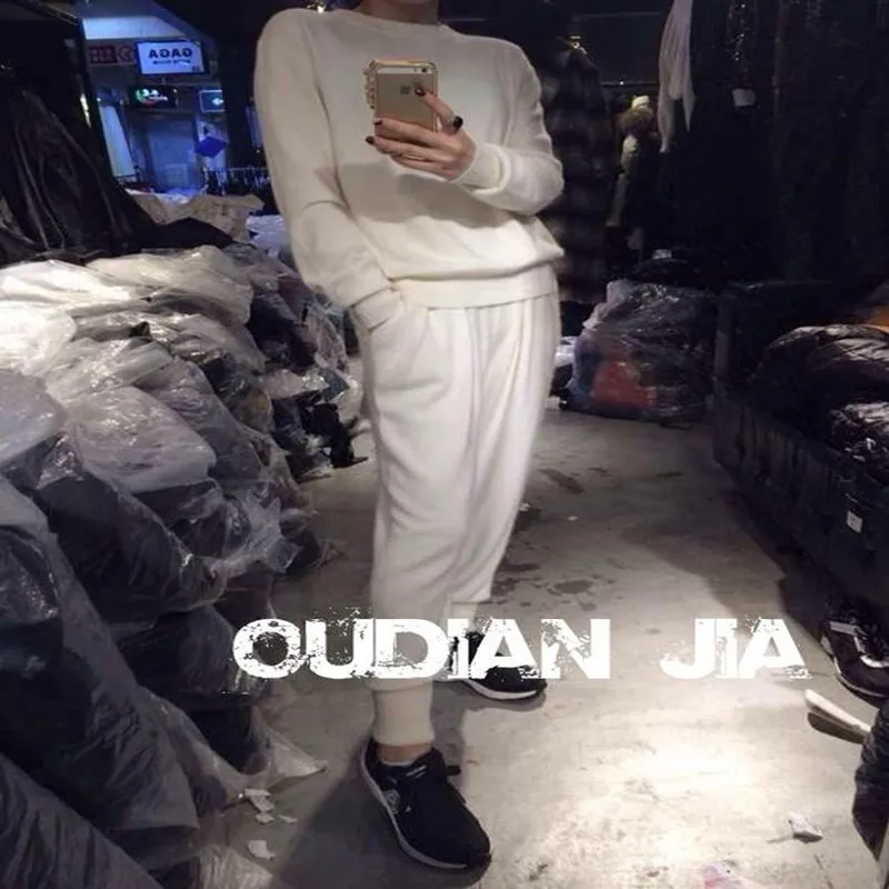 Комплект одежды из 2 предметов: укороченный топ и юбка с круглым вырезом новые