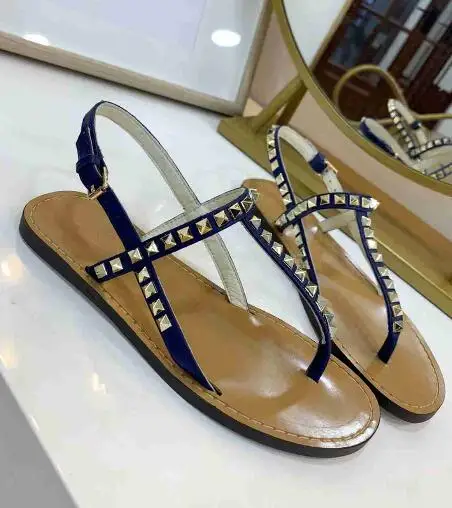 

BONJEAN Fashion Rivets Studded Leather Sandal for Woman Comfortable Flip flops Shoes Ladies Sexy Flat Gladiator Sandal Black