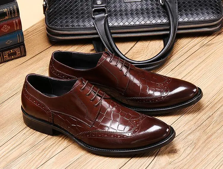 

Carved Brogue Shoes Men Lace Up Genuine Leather Pointed Toes Smart Casual Shoes Stone Pattern Classical Luxury Handmade Brogue