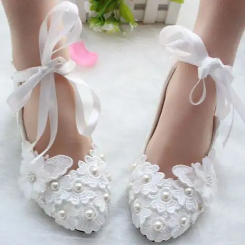 Белые свадебные туфли с кружевными цветами Женские ручной работы на низком