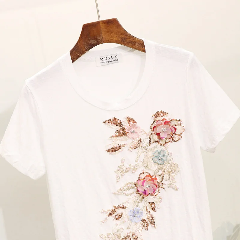 Женский комплект из двух предметов: футболка с коротким рукавом и дырками модные