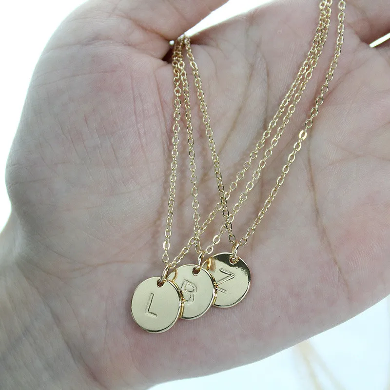 Простые Модные 26 начальные буквы Цепочки и ожерелья Золото Цвет диск Алфавит