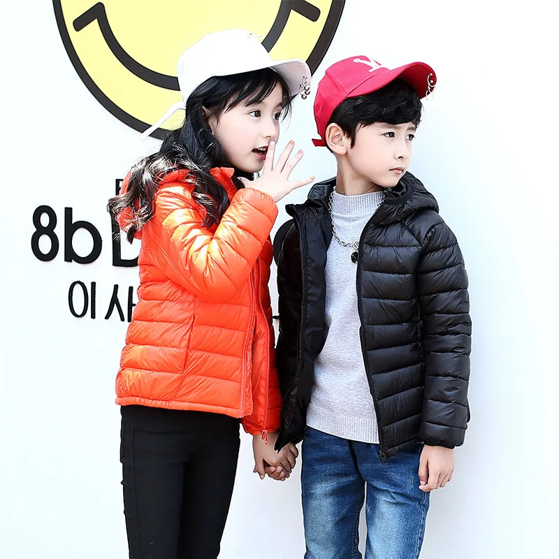 Очень легкая зимняя куртка-пуховик 2018 осень-зима теплая куртка для мальчиков и