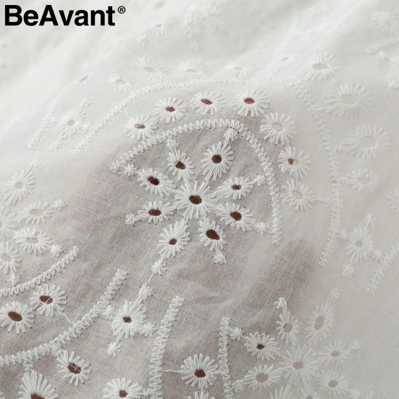 BeAvant сексуальные с открытой спиной белые женские платья Летние V образным вырезом Вышивка Хлопок Короткое платье элегантные гофрированные женские платья для вечеринок повседневные