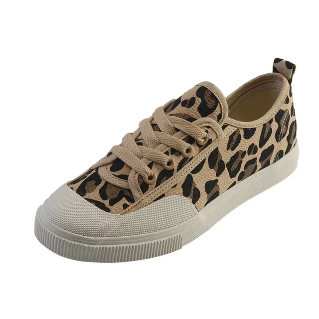 Новая обувь женские кроссовки модная Вулканизированная с леопардовым принтом