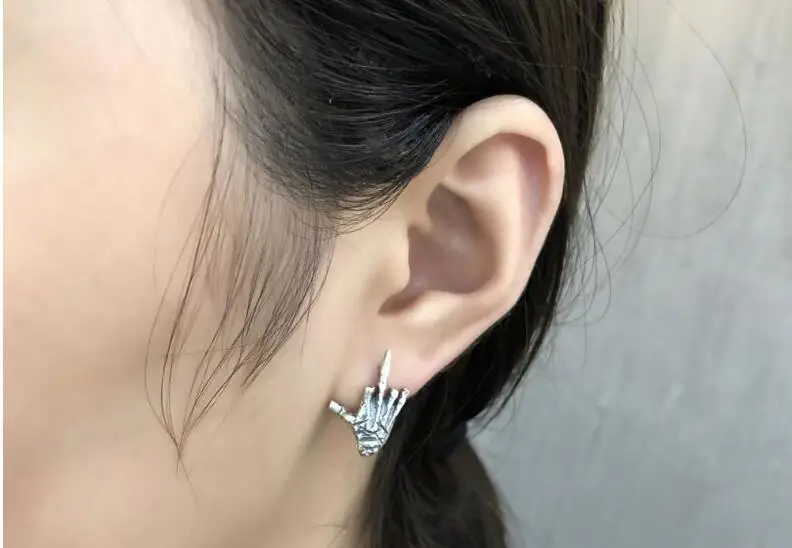 Новые крутые настоящие антикварные 925 пробы серебряные серьги-гвоздики с черепом