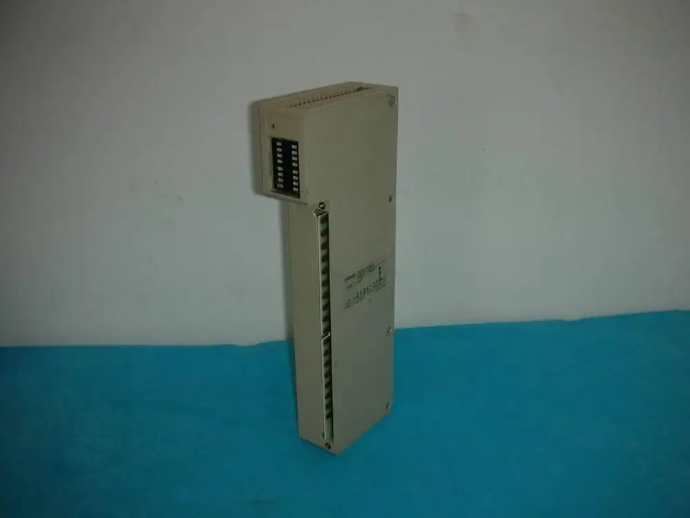 

1 шт б/у Omron PLC C500-IA222 / 3G2A5-IA222