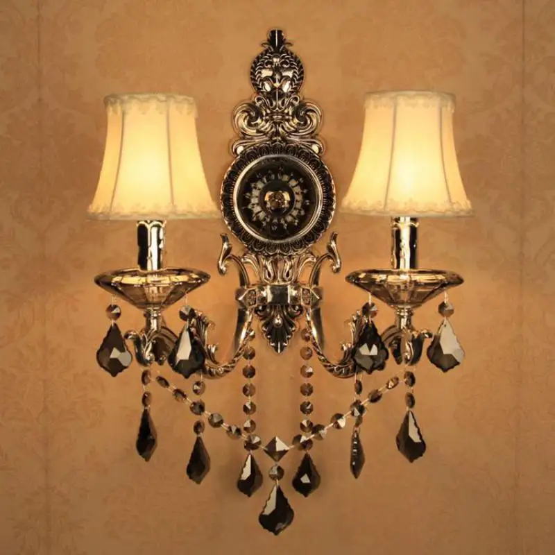 Художественный салон магазин окна антикварные хрустальные настенные