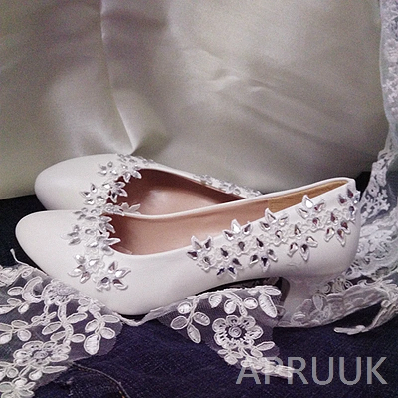 Женская свадебная обувь на среднем каблуке белая кружевная Свадебная роскошные