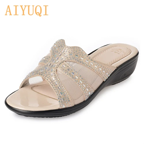 Golden AIYUQI г. Женские Летние вьетнамки, уличные блестящие стразы, золотистые шлепанцы модная Милая обувь на плоской подошве, большие размеры 41, 42, 43 - Цвет: Golden