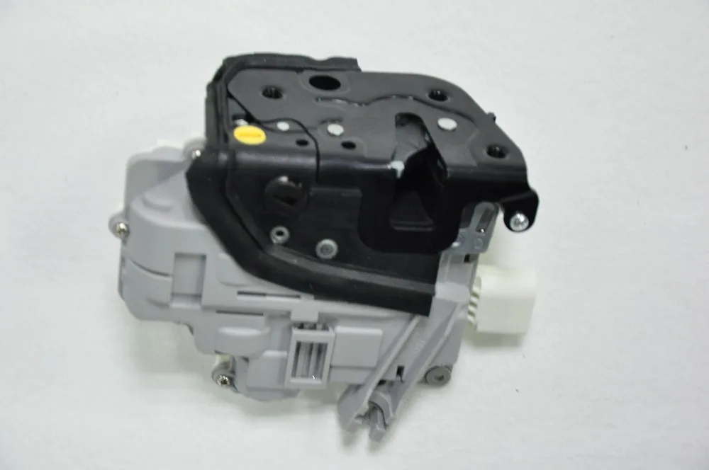 Привод дверного замка для AUDI A3 A6 C6 A8 сиденья Exeo 8EI837015AA(4F1837015E) 4F1837016 4F0839016 |