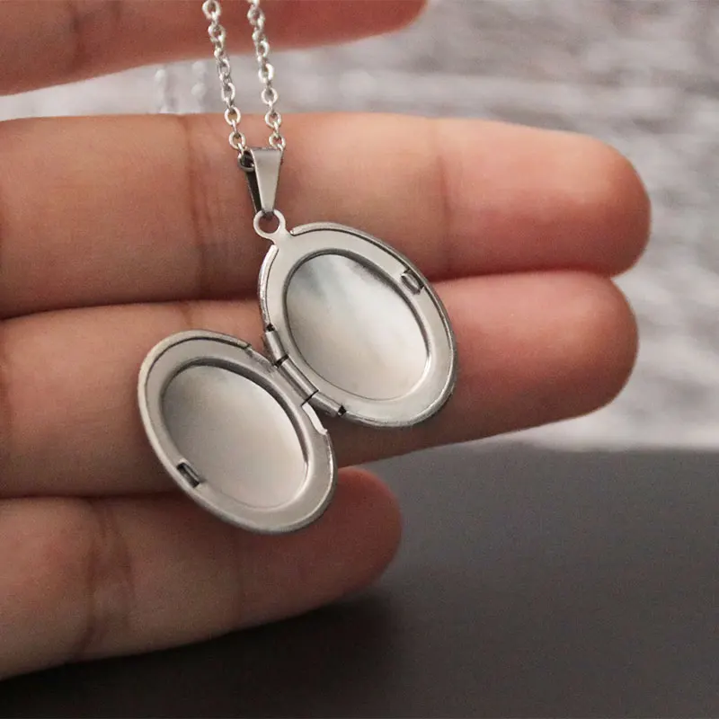 1pc Cute Oval Shell Photo Frame Pendant Necklace Stainless Steel Charms Locket Necklaces Women Men Fashion Memorial Jewelry