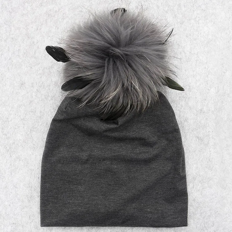 Dark grey 2 Женская шапка с помпоном из натурального меха, осенне-зимняя хлопковая шапка-маска, меховая шапка с помпон из меха енота, шапка с пером - Цвет: Dark grey 2