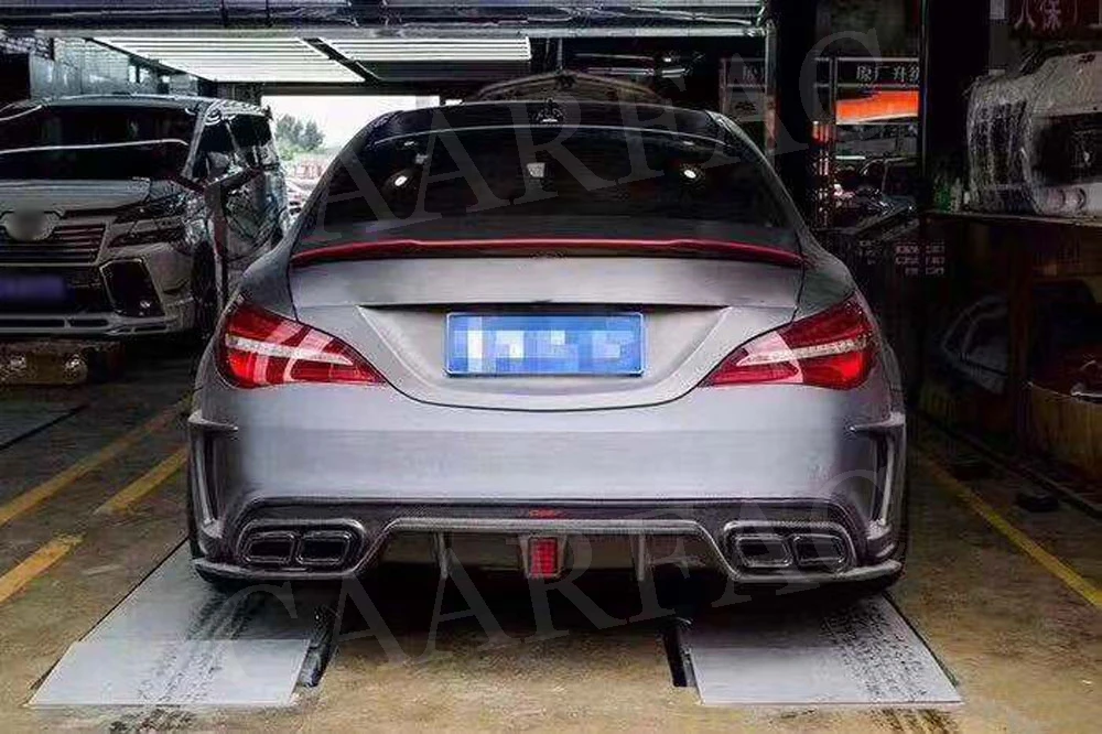 С светодиодный свет углеродного волокна рассеиватель задней губы для Benz cla Class W117 CLA180 CLA200 CLA250 CLA260 CLA45 2013- бампера