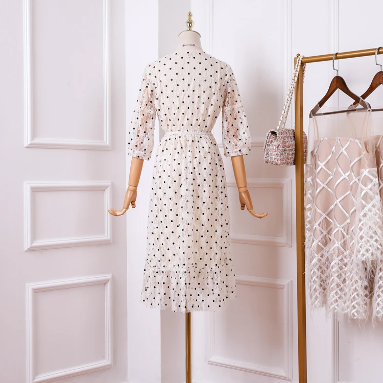 Ажурное платье средней длины в стиле пэчворк 2019 элегантное горошек с круглым