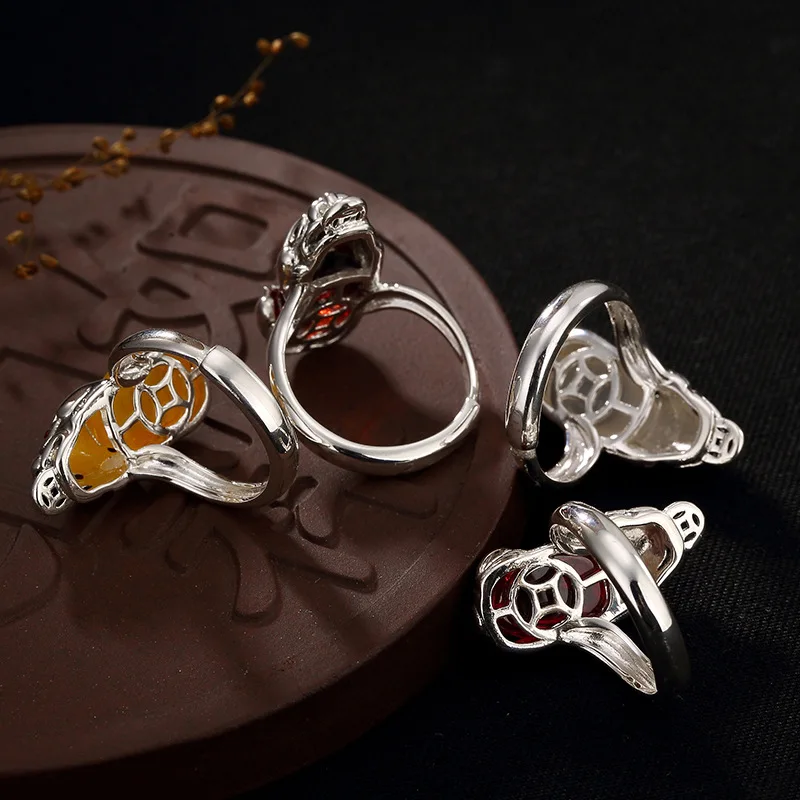 Женское кольцо из серебра 2018 пробы с чистым гранатом и корундом | Украшения