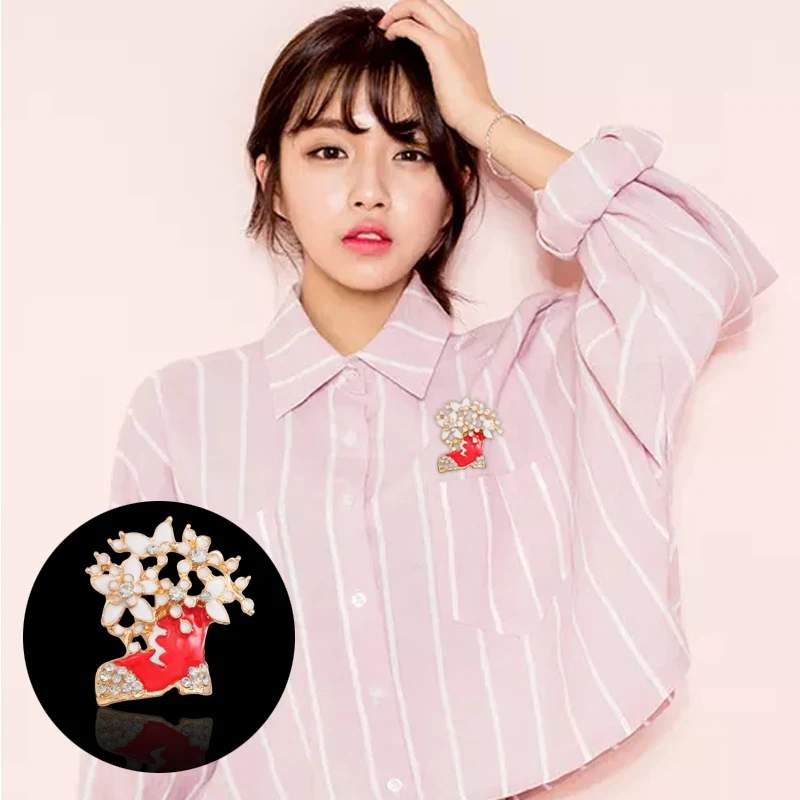 1pcs Exquisite Cute Christmas Rhinestone badge Brooch Pins For Women &amp Girls Gift Jewelry | Badges