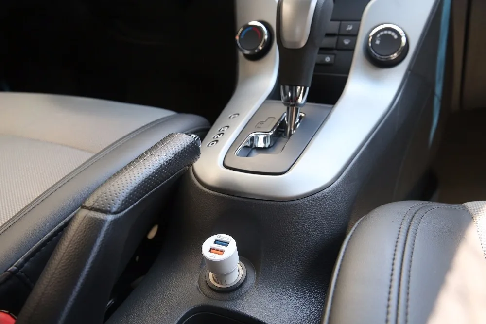 Автомобильное зарядное устройство Moveski QC3.0 быстрое 2 порта USB автомобильное для