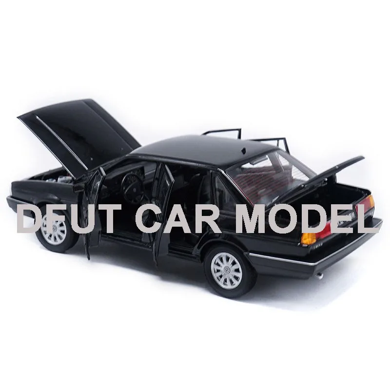 1:18 Модель спортивного автомобиля из сплава сандана детские игрушечные
