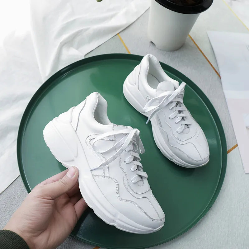 Женские кроссовки из натуральной кожи на шнуровке с круглым носком|Обувь без