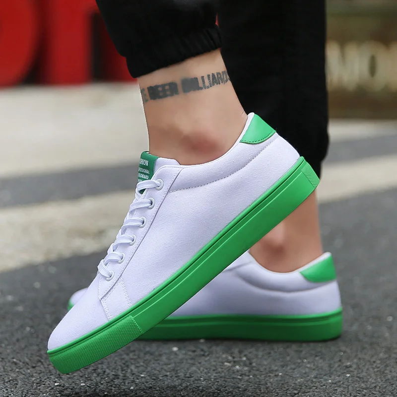 2018 новые маленькие белые туфли Джокера мужские повседневные парусиновые