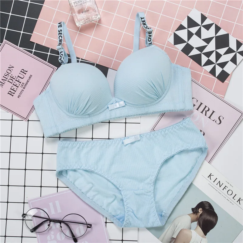 Тонкий бюстгальтер для школьниц старшей школы с присборенной грудью без