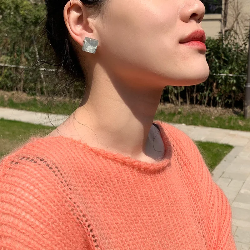 Вечный чудо-глэм кубик льда серьги-гвоздики с эпоксидной смолой женские