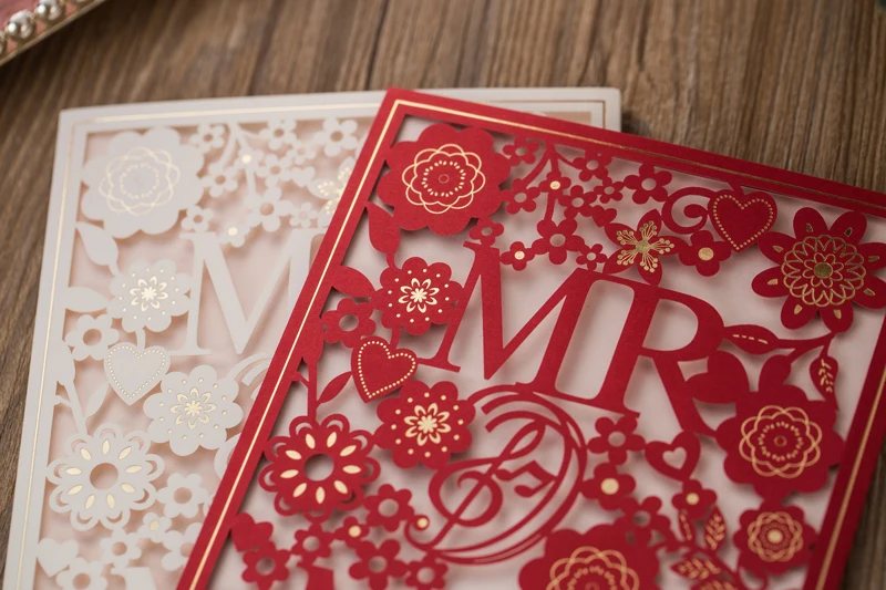 10 pieces/lot) Laser Cut MR&MRS Wedding Invitations With Gold Foil Flowers White Red Engagement Invitation Cards CX029