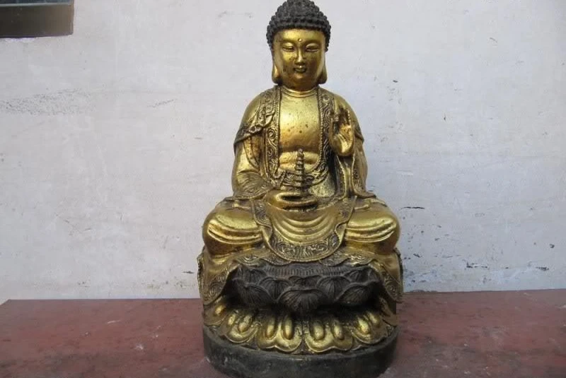 Тибетская Статуэтка бронзовая позолота Tathagata Amitabha Будда держит пагоды сидеть на
