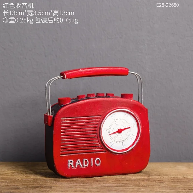 Classic Vintage Resin Home Decorative Phonograph Sewing Machine Radio Camera Fan and Vintage Telephone Bar Cafe Restaurant Craft - Цвет: 13CM radio