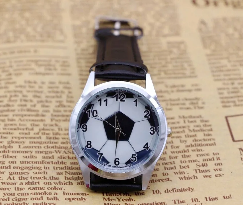 2017 Горячая Распродажа футбольные Мультяшные часы для мальчиков модные милые