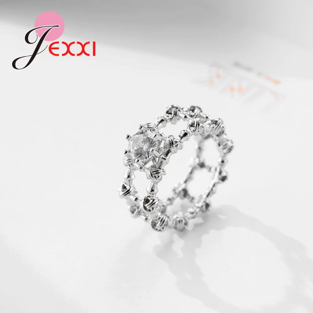 Женское кольцо из серебра 925 пробы с фианитом | Украшения и аксессуары