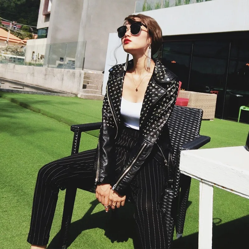 Короткая однотонная куртка из искусственной кожи на молнии с длинным рукавом