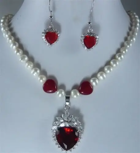 

Beautifully White Akoya Cultured Pearl & heart new Necklace earring AA+01